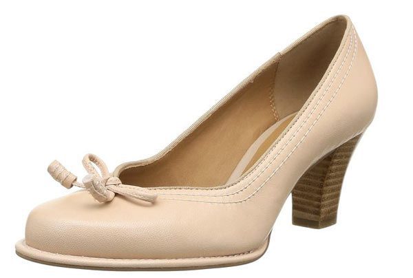 Calzature da donna marca Clarks col tacco